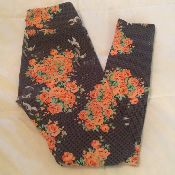 LuLaRoe Pants - LuLaRoe Disney OS leggings